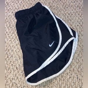 Nike shorts / black / size small